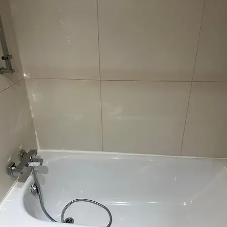 1 Bedroom Studio London S8 Exterior photo