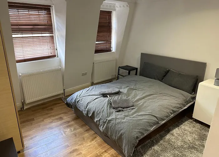 1 Bedroom Studio London S8